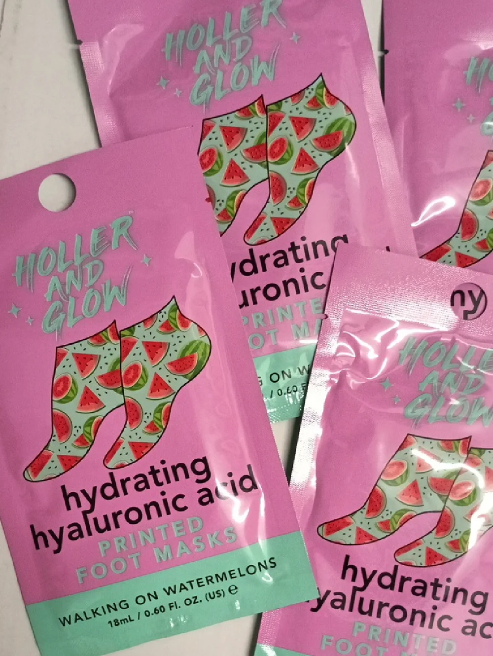 4 Hydrating Hyaluronic Acid Printed Foot Masks - Pink